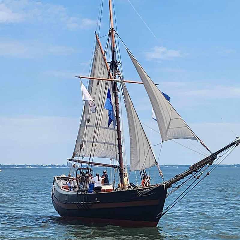 luna sloop